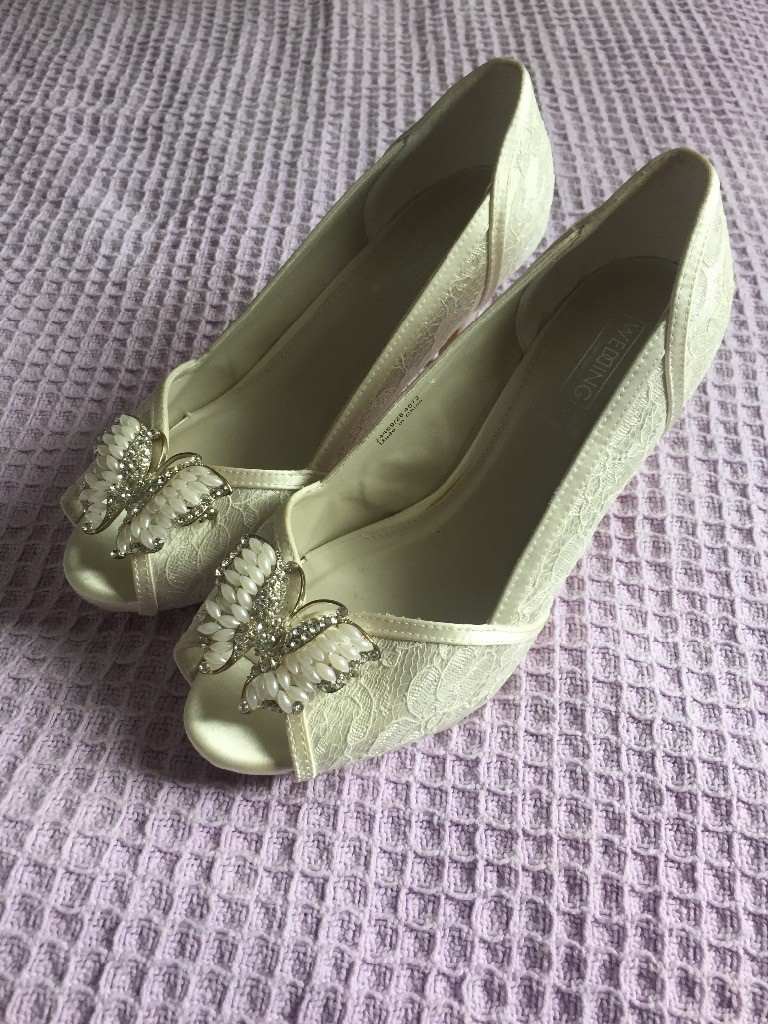 cream wide fit wedding shoes
